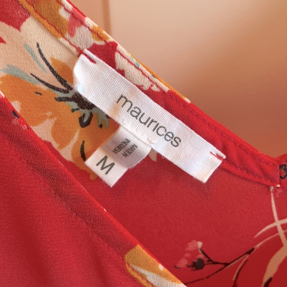 Coral v-Neck Sleeveless Shell - Picture 2 of 3